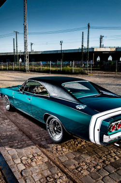h-o-t-cars:    1968 Dodge Charger R/T | Source