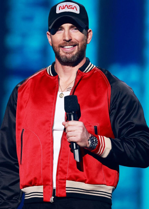  CHRIS EVANS at the MTV Movie and TV Awards 2022 June 6, 2022.