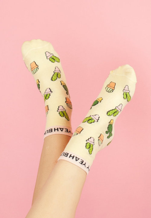 tokyosaesthetic:  littlealienproducts:  Yellow Cactus Socks // ฟ  純粋な楽しみ