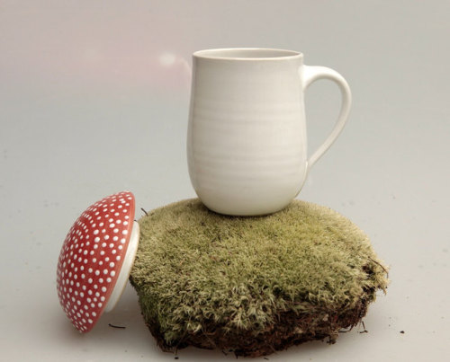 lavenderwaterwitch:sosuperawesome:Mushroom Mugs by Vanda Valerie on Etsy