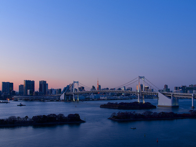 taarik7:  Rainbow Bridge &amp; Tokyo Tower - from Daiba by Active-U on Flickr.