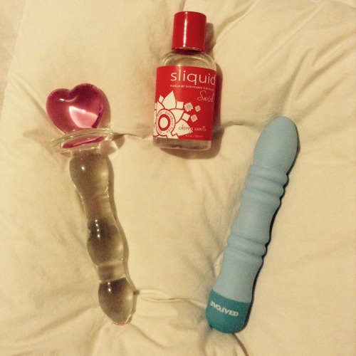 cheekyroseyhentai: My beginning collection of toys ✨ Soon want to add some Pipedreams toys to my col