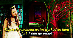 rhaenys-targaryenn:  #best fairytale ever. princess breaks her own curse by loving
