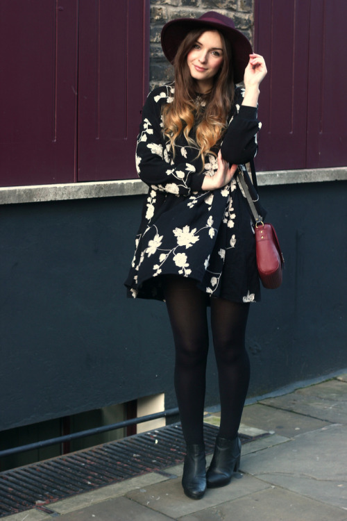 tightsobsession:  Winter florals. Via What Olivia Did.