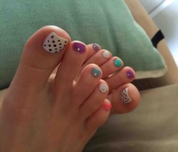 feetplease:  Sexy amateur toes/u/Vaganny