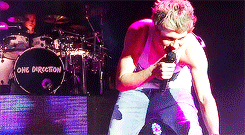 niamrockme:  One Direction Take Me Home tour - Niall Horan 