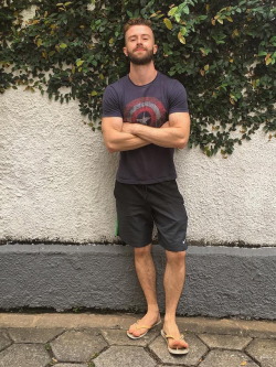 fuckyeahmalefeet:  ≡