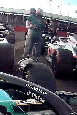Sebastian Vettel Congratulating Mick Schumacher On His First Points In F1 At The 2022 British Grand Prix