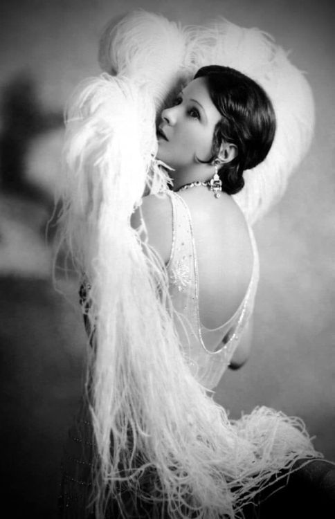 Norma Talmadge Nudes &Amp;Amp; Noises  