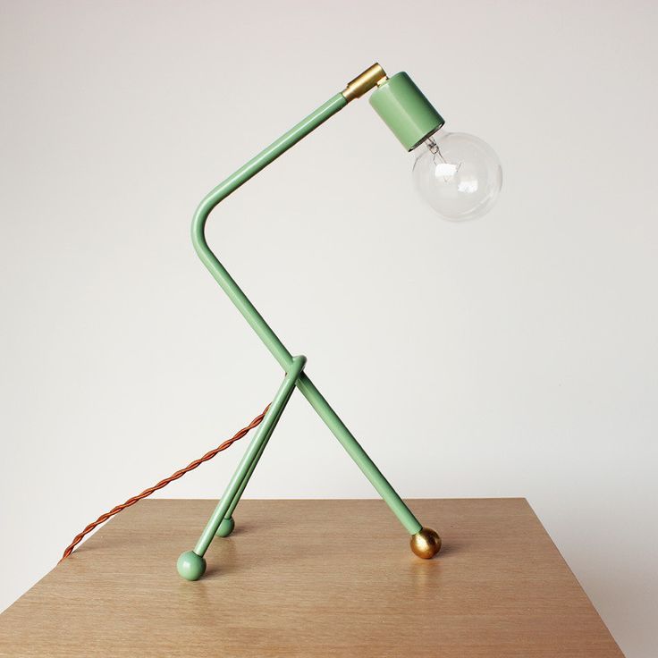 hereclecticinterior:  Tripod Desk Lamp by onefortythree
