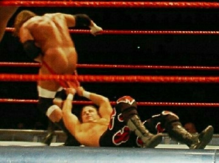 kliqfan1984:  A whole truckload of house show candids involving HHH’s trunks getting