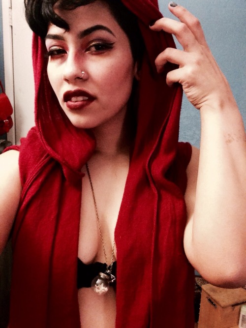 heroofferelden:a morrigan costest with makeup that better suits my skintone