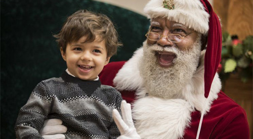 dapenguinninja: the-real-eye-to-see: #BlackSanta How do you tell your kid you aren’t seeing S