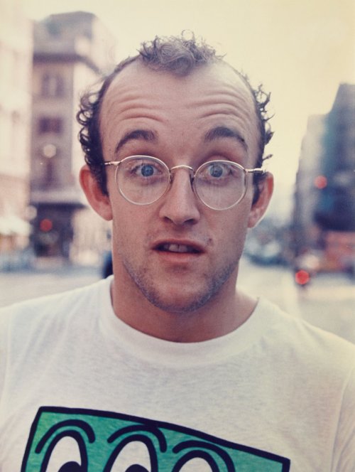 twixnmix: Keith Haring creating a mural at the Palazzo delle Esposizioni in Rome on September 11, 19