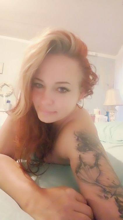 wiccangoddesssolara: Didnt want to get out of bed this morning .lol Stay in bed, I will start at you