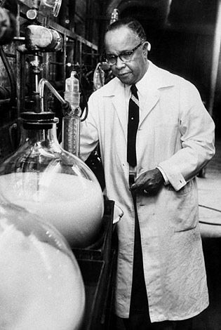 lagonegirl:Percy Julianan Amazing Chemist! Percy Lavon Julian, Chemist, pioneer in the “chemical syn
