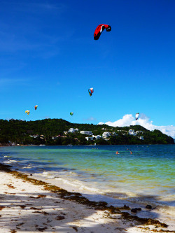 mrmrwt:  Philippines, Boracay: Let’s Fly 