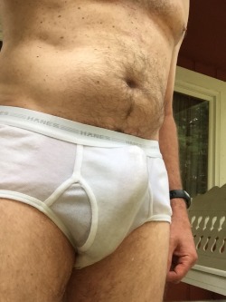 briefs6335:  For guys into piss  SO FUCKING