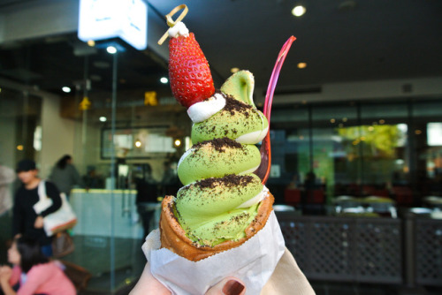 matcha and milk soft serve from somi somi