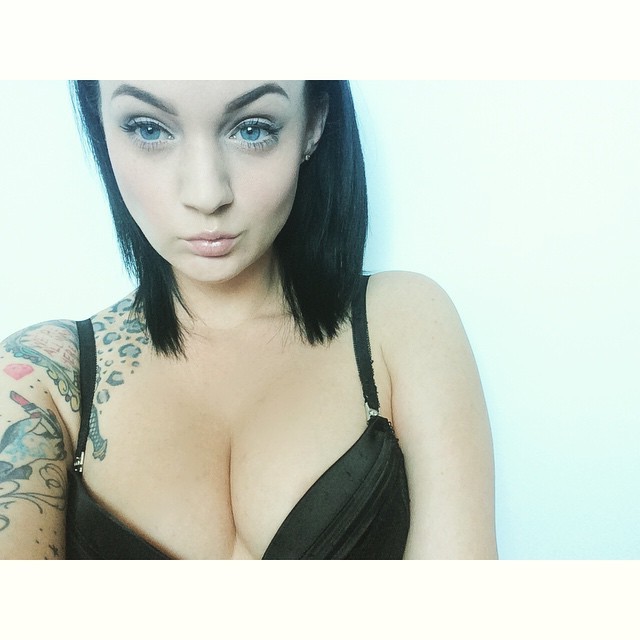 vorpalsuicide:  Work again … I’ve made a weeks pay in 3 days 😏👌then time