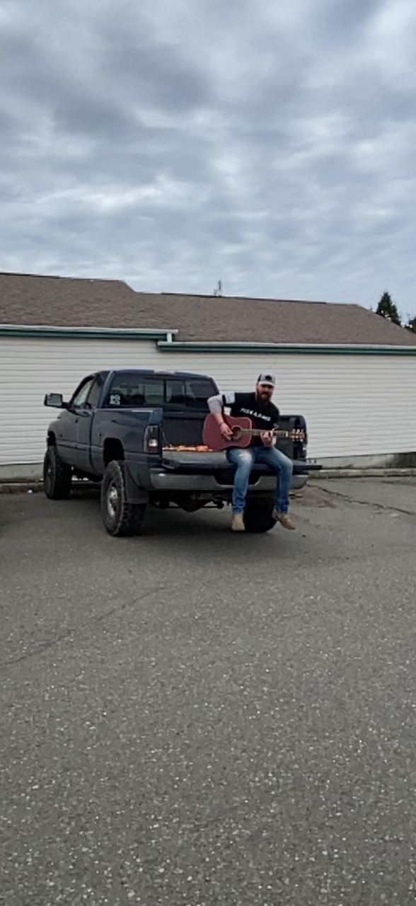 My buddy back home is entertaining from the back of a truck because bars are shut down, @xumikeux and @heyhayfay FaceTimed me so I could put in a request all the way from Ohio… love and miss my PNW family! Y’all are amazing and I can’t wait