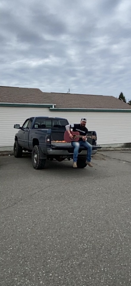 My buddy back home is entertaining from the back of a truck because bars are shut down, @xumikeux and @heyhayfay FaceTimed me so I could put in a request all the way from Ohio… love and miss my PNW family! Y’all are amazing and I can’t wait