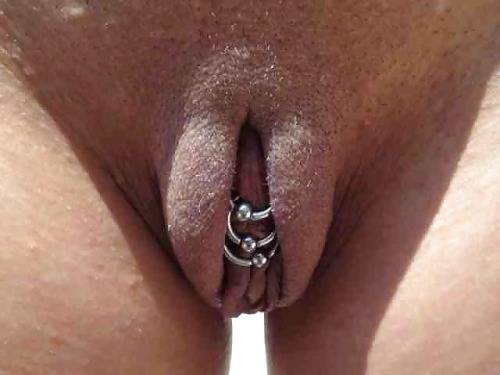 http://women-with-huge-labia-rings.tumblr.com/post/149839754546