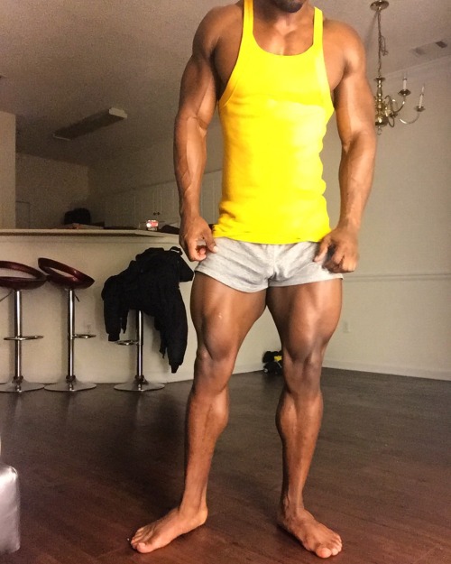 captainjamesuniverse:  actionfigurebody:  💙💚💛💜 TO MY FANS & FOLLOWERS  IG MDB25  So sexy 👅  Hot brother