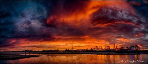 Porn Pics lichq:  Last Nights Fire In The Sky Panoramic