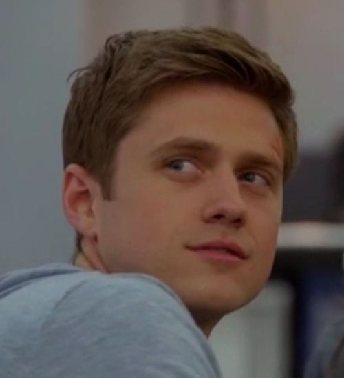 imgladtobeonyourteam:  Mike and Johnny’s Friendship. The Pilot 2/2