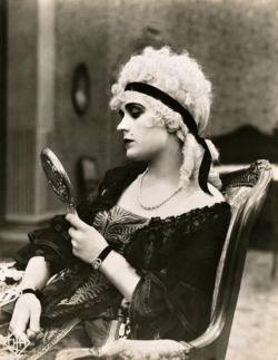  Pola Negri - Madame Du Barry, 1919. 