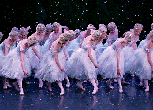 divineandmajesticinone: The Waltz of the SnowflakesTHE NUTCRACKER | The Royal Ballet 