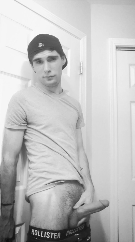 realdudesnaked:  Yes. So much yes.  Follow Real Dudes Naked to see more hot amateur