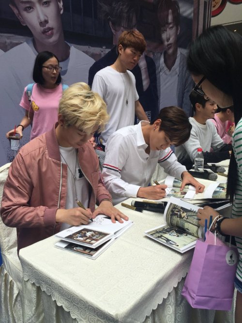 uniqphofficial:    150822 Seriously handsome UNIQ @ R&F Plaza, Chengdu Fan Signing Event Photo Credits: 沃音乐官博   