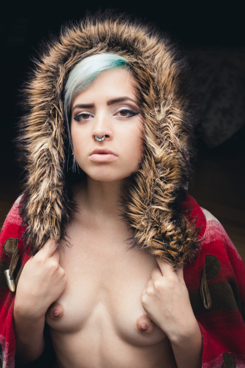 david-e-martindale:  Sallyby David E. Martindale Thank you for leaving the credits intact when reblogging.