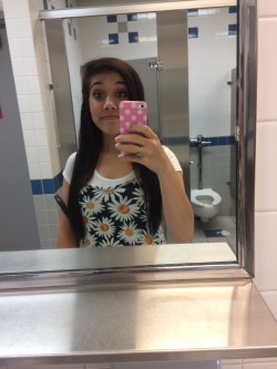marissanicmar:  Tacky bathroom selfie and sublime shirt  😍