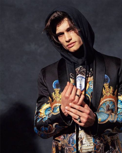 menandfashion: VERSACE Fall/Winter 2017 campaign Barry Lomeka, Filip Wolf, Alpha Dia, Valentine Ront