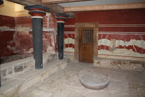 ahencyclopedia:PLACES IN THE ANCIENT WORLD: Knossos (Greece) KNOSSOS is the ancient Minoan palace an