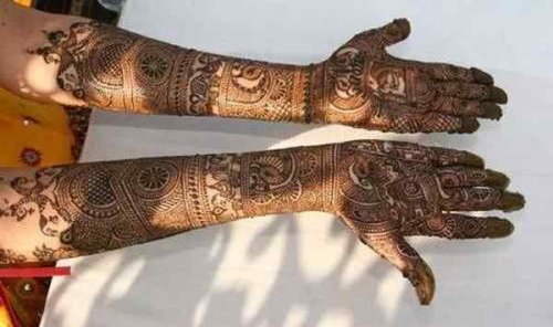 Stylish and interesting henna patterns for full hands