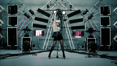 fromlampstoowen:  Dancing on my own - Robyn