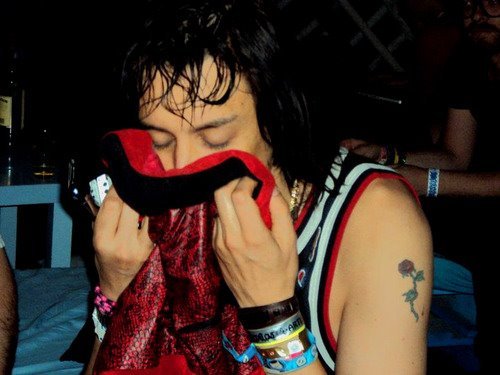 juliancasablancasdoesthings:julian envelops himself in a coat drenched in the blood of his enemies