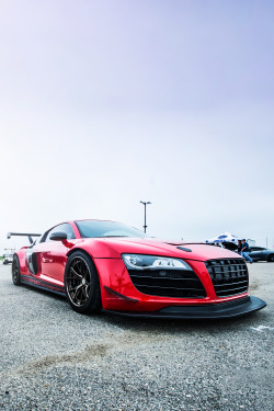 avenuesofinspiration:  Topspeed R8 | Photographer © | AOI