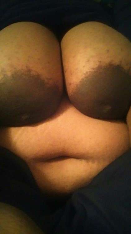 minionbbw:  I need to put a bra on and get adult photos