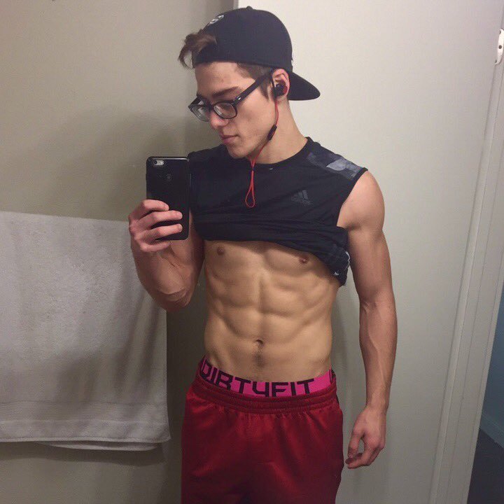 porno-gym:  Blake Mitchell