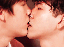 Saifahzon Kiss Tumblr Posts Tumbral Com