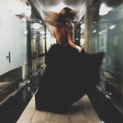 alltimevogue: uh-la-la-land: Blurry beauty Fashion/ Black&amp;White