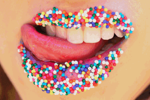 teenagepics:  If you’re a teen you must follow this blog. 