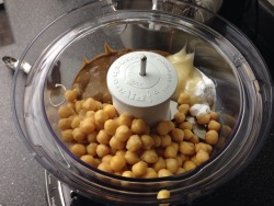 be-healthybehappy:  Healthy flourless chickpea