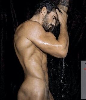 Stuart Reardon in the shower. Doesn&rsquo;t get any better than wet Stuart Reardon!