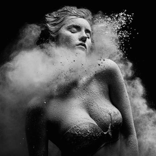 art-tension:  Flour Power by Alexander Yakovlev A series of images shot by Russian photographer Alex